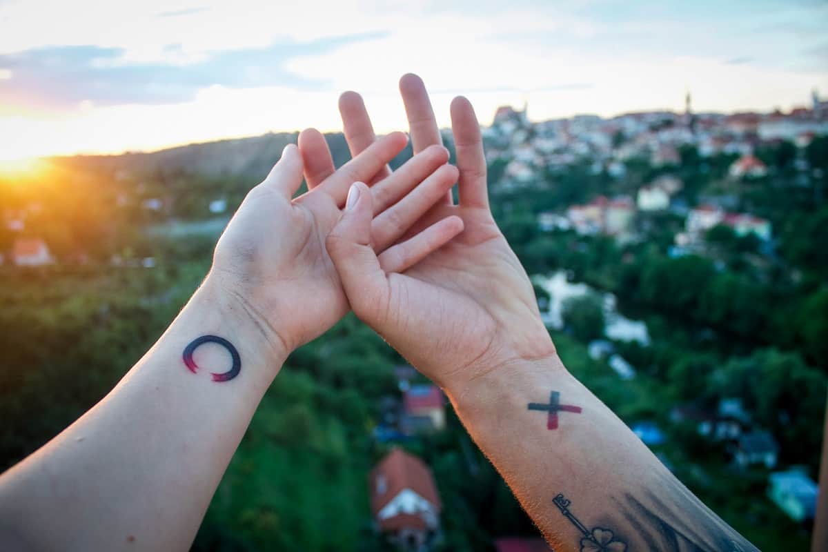 Tatuagem masculina no braço