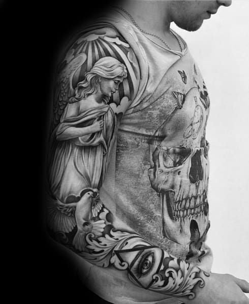 Tatuagem masculina no braço